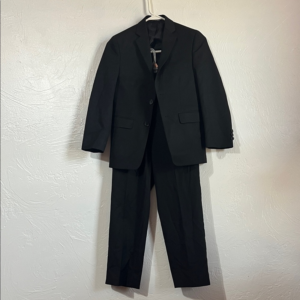 Joseph & Feiss Elegant Black Suit